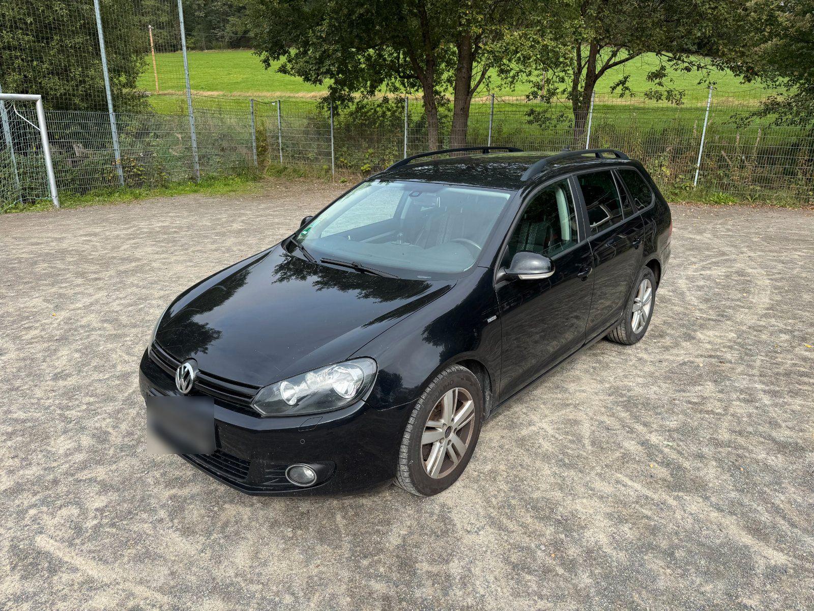 Volkswagen Golf 2013 — rear view