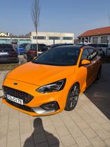 Ford Focus 2,3 EcoBoost ST X Turnier ST X - Ford Focus: Orange