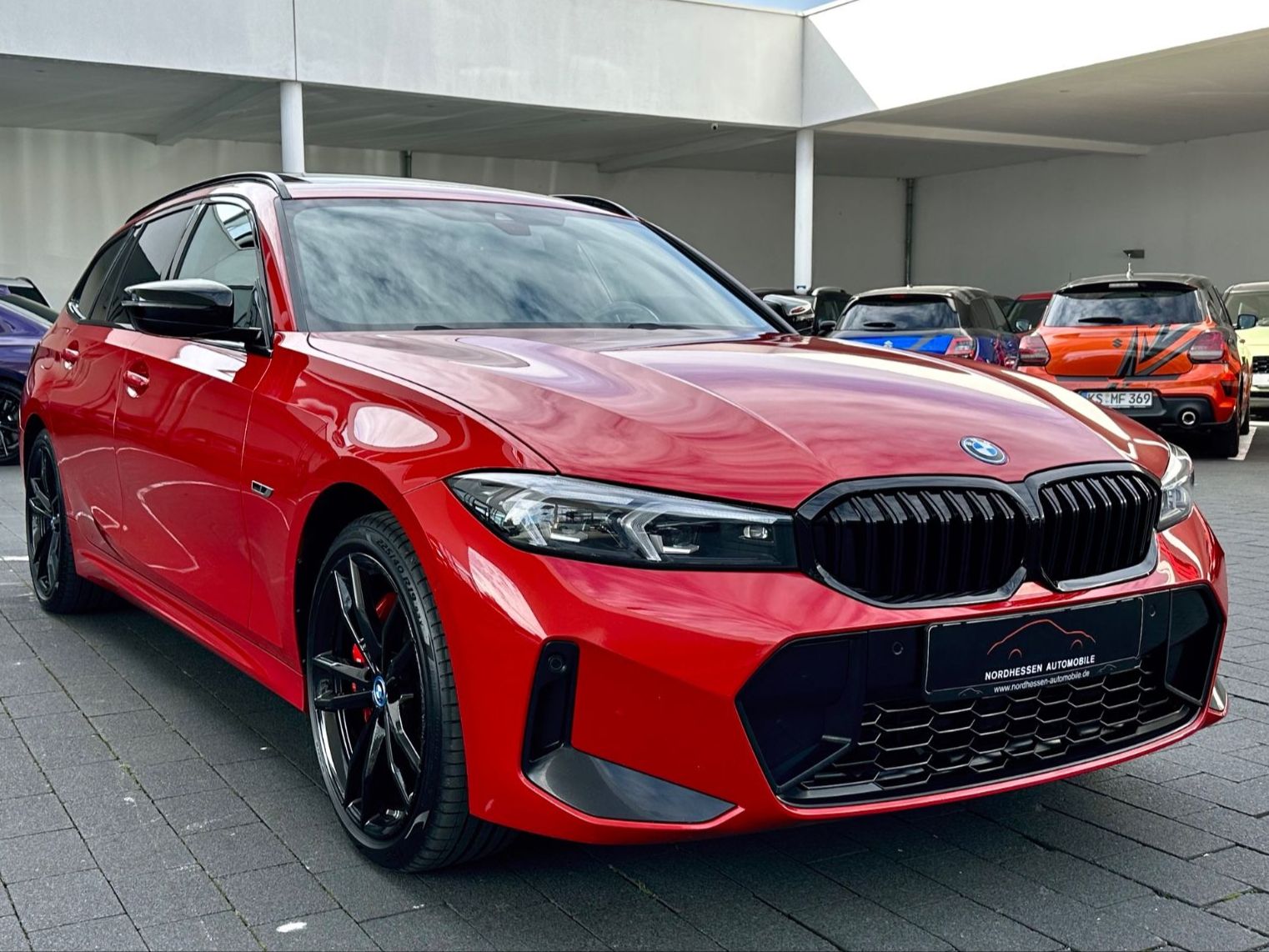 BMW 330 e xDrive Touring M Sport Pro | Panorama imagem 2