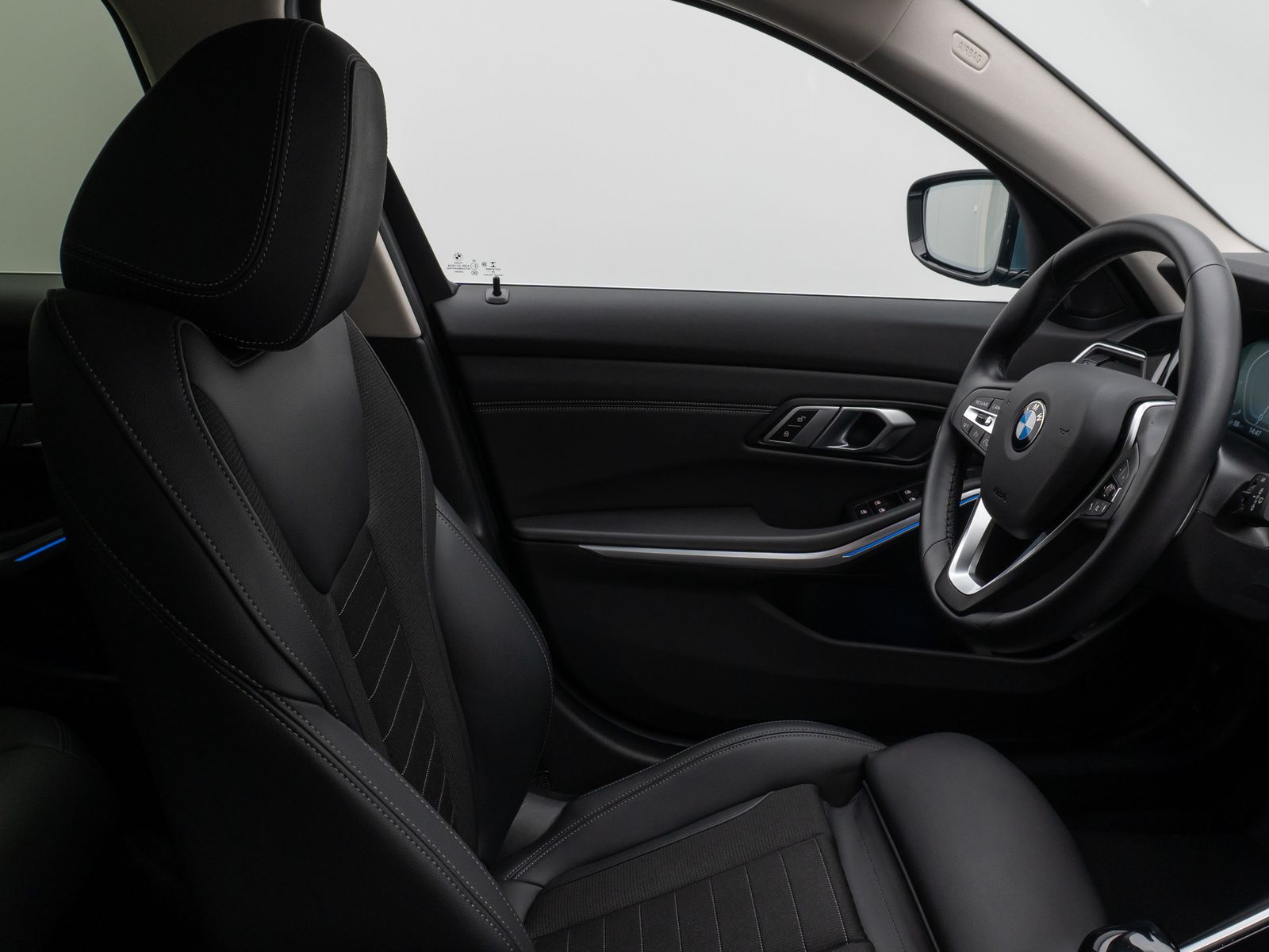 Fahrzeugabbildung BMW 330e  Sport Line Kamera DAB HiFi Komfort Alarm