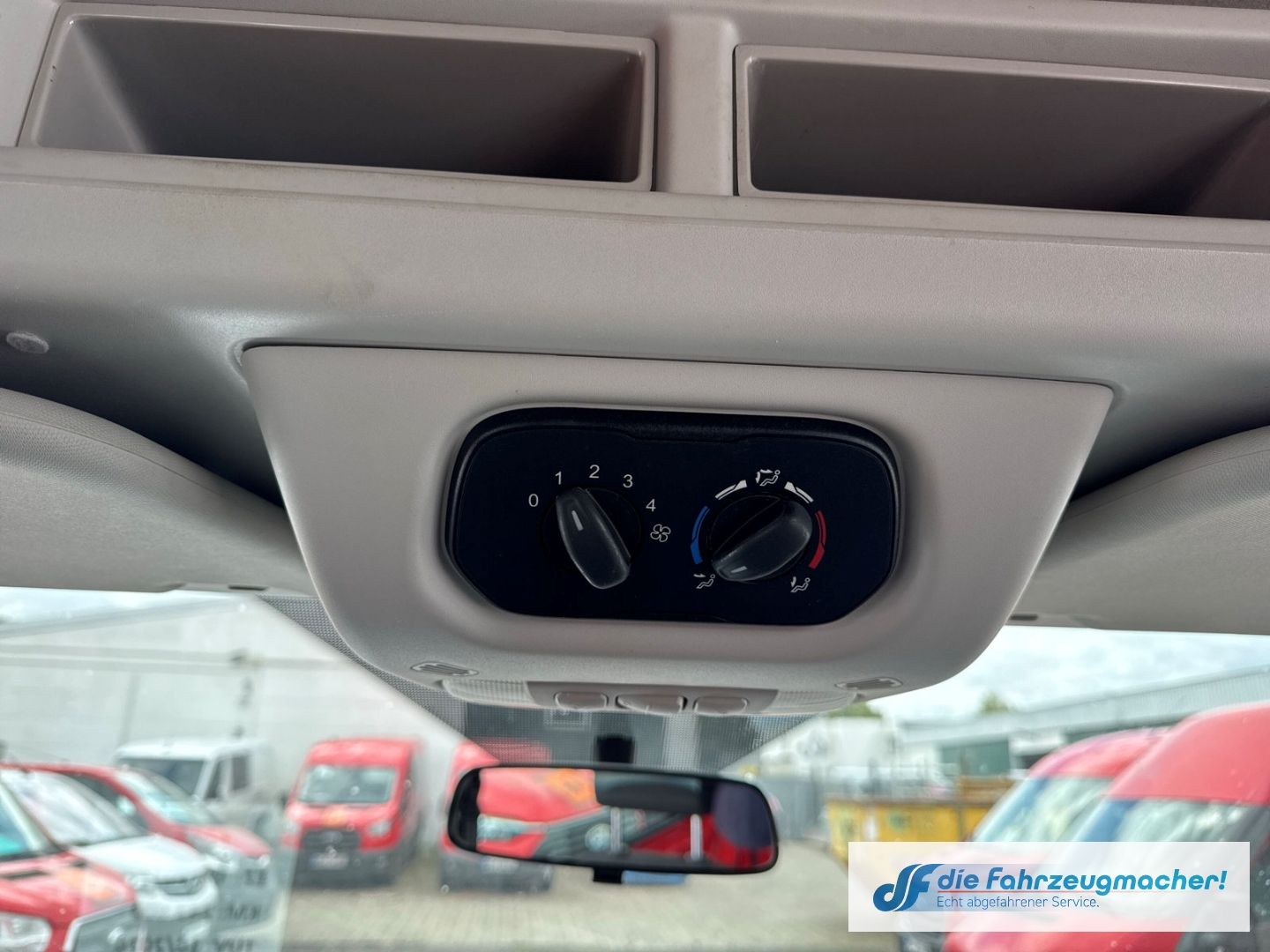Fahrzeugabbildung Ford Transit Kombi 350 L3 Trend *KLIMA *6056 *EXPORT