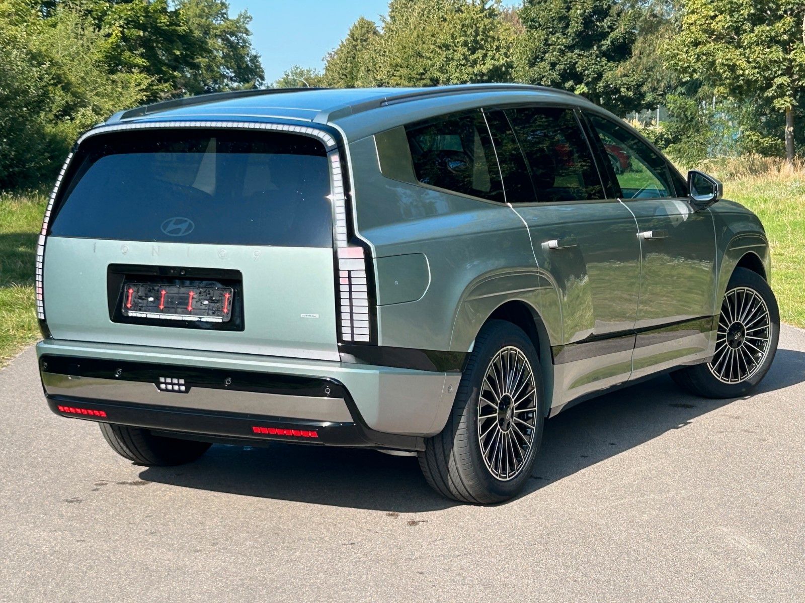 Fahrzeugabbildung Hyundai IONIQ 9 UNIQ 226kW *RW600KM*Pano*6Si*Relax*HeUp*