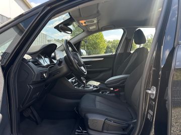 BMW 218 - 11