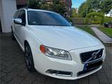 Volvo V70 D5 Geartronic RDesign Vollausst,Leder,Aut. - Volvo V70 mit Diesel-Antrieb: Kombi