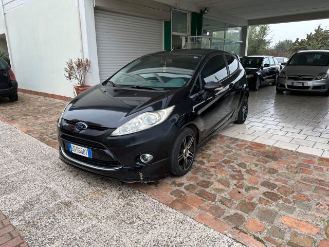 Ford Fiesta 1.4 TDCi NEOPATENTATI (12 RATE)