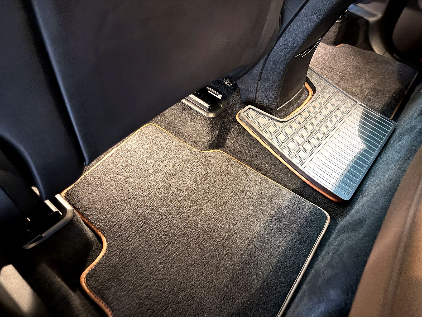 Fahrzeugabbildung Mercedes-Benz G 500 /AMG/22''ALU/AMBIENTE/360°KAM/STANDHEIZUNG