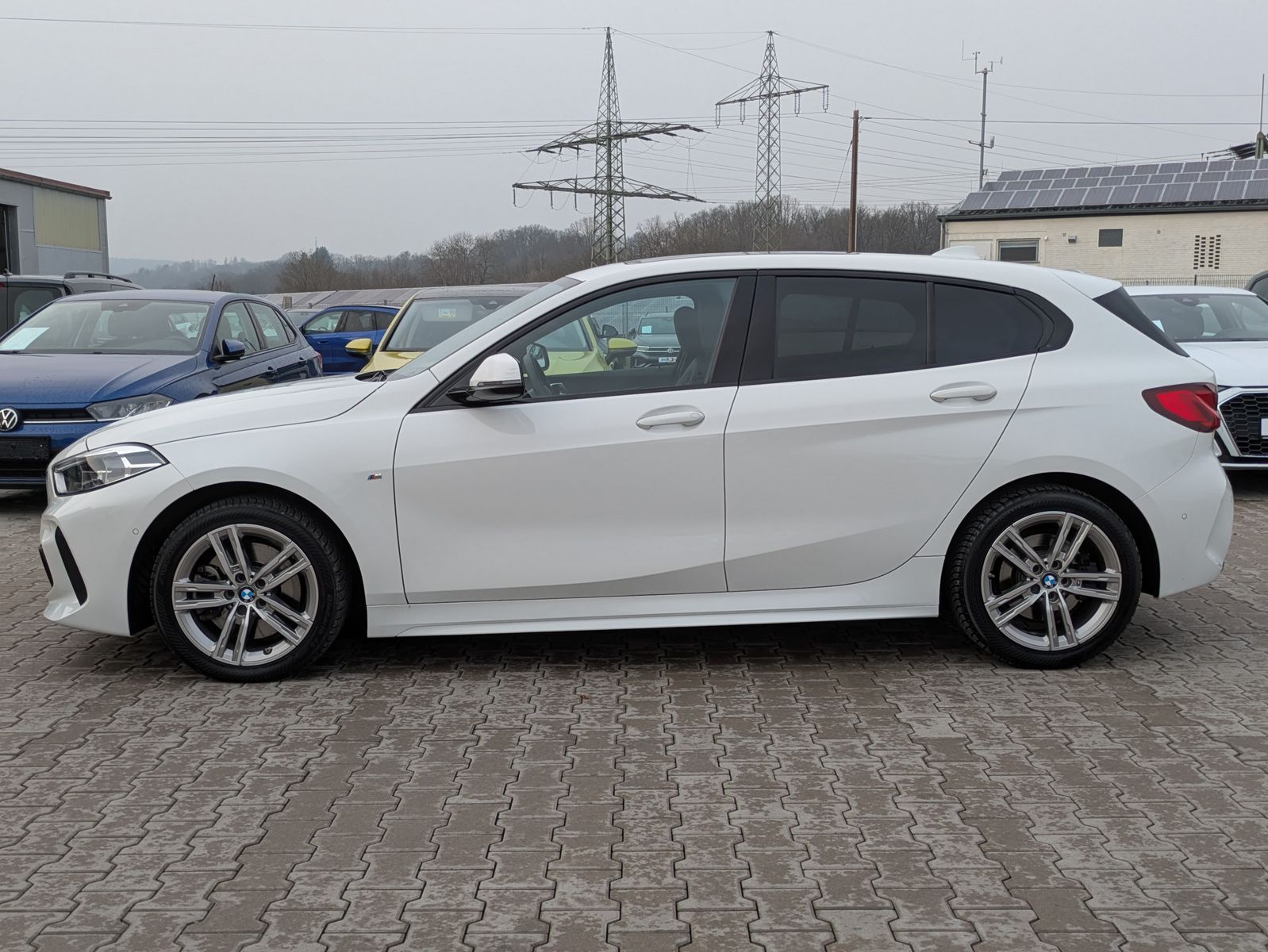 Fahrzeugabbildung BMW 120 i M-Sport PANO*ACC*KAMERA*H&K*Ad.-LED*PremP.