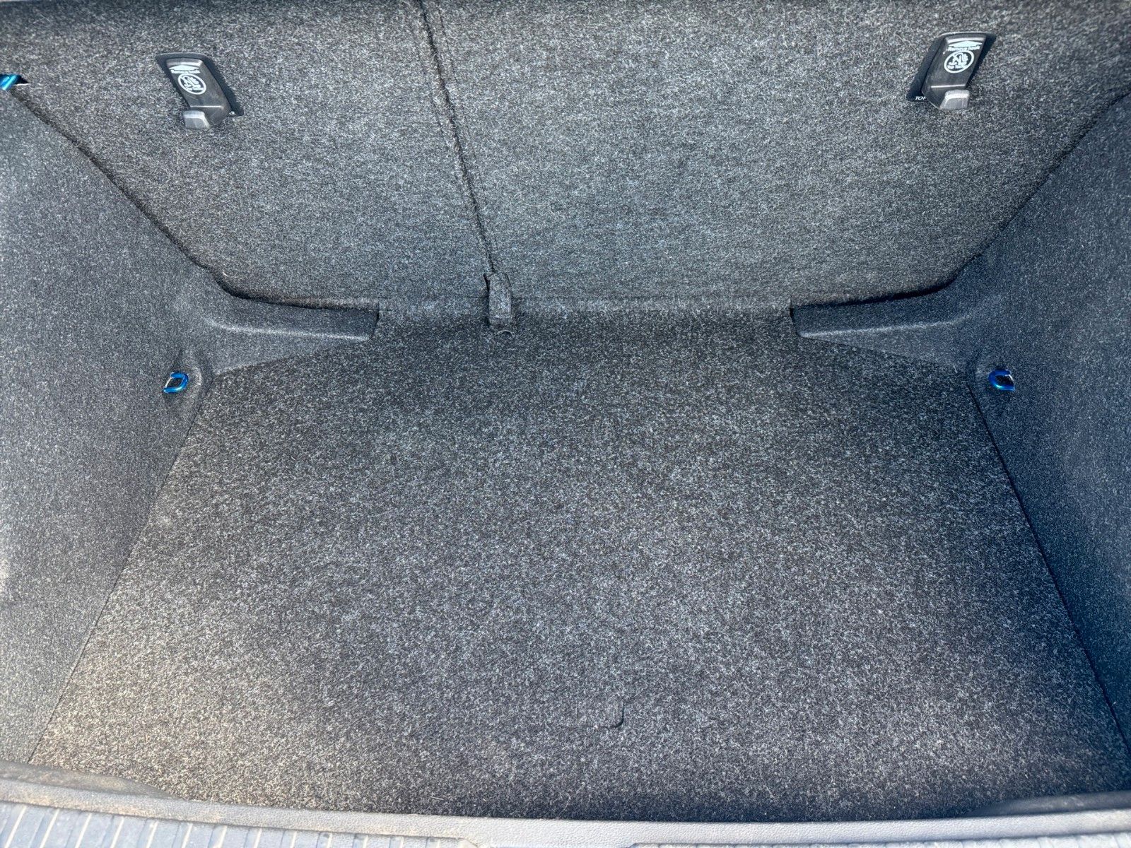 Fahrzeugabbildung SKODA Kamiq Ambition Tour 1.5 TSI