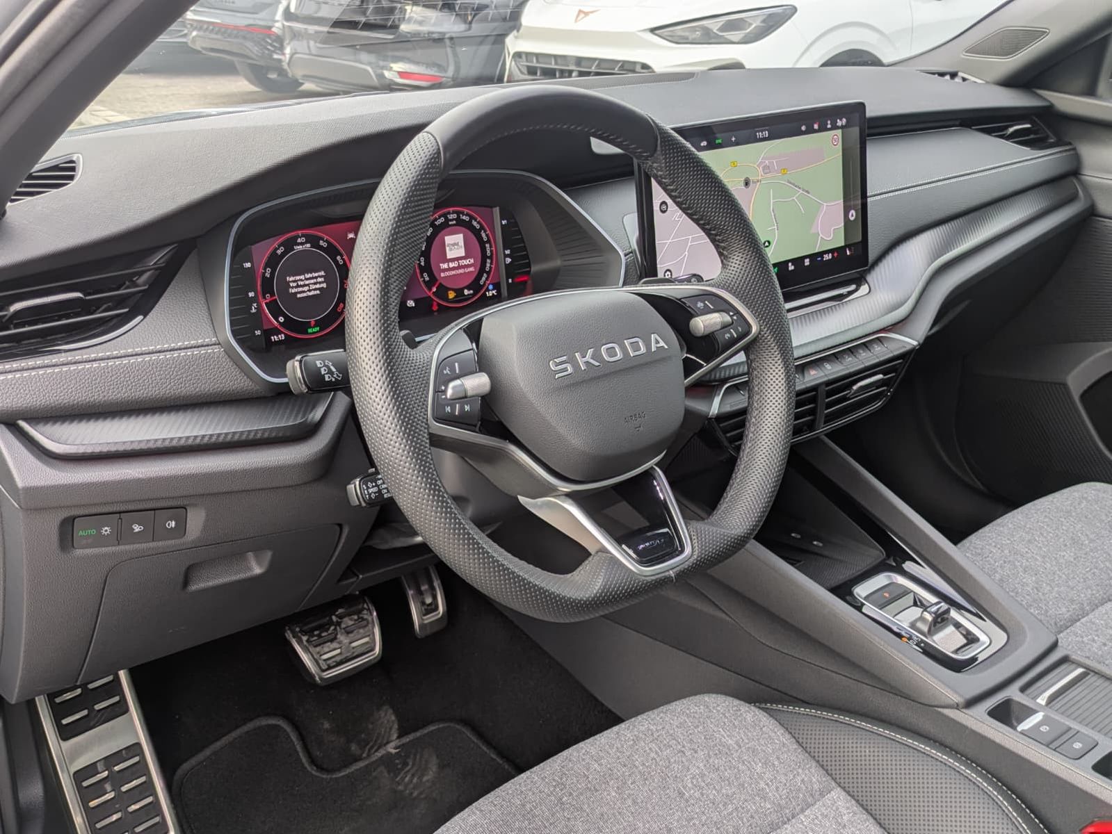 Fahrzeugabbildung SKODA Octavia 1.5 DSG Sportline PANO*MATRIX*AHK*5J.GAR