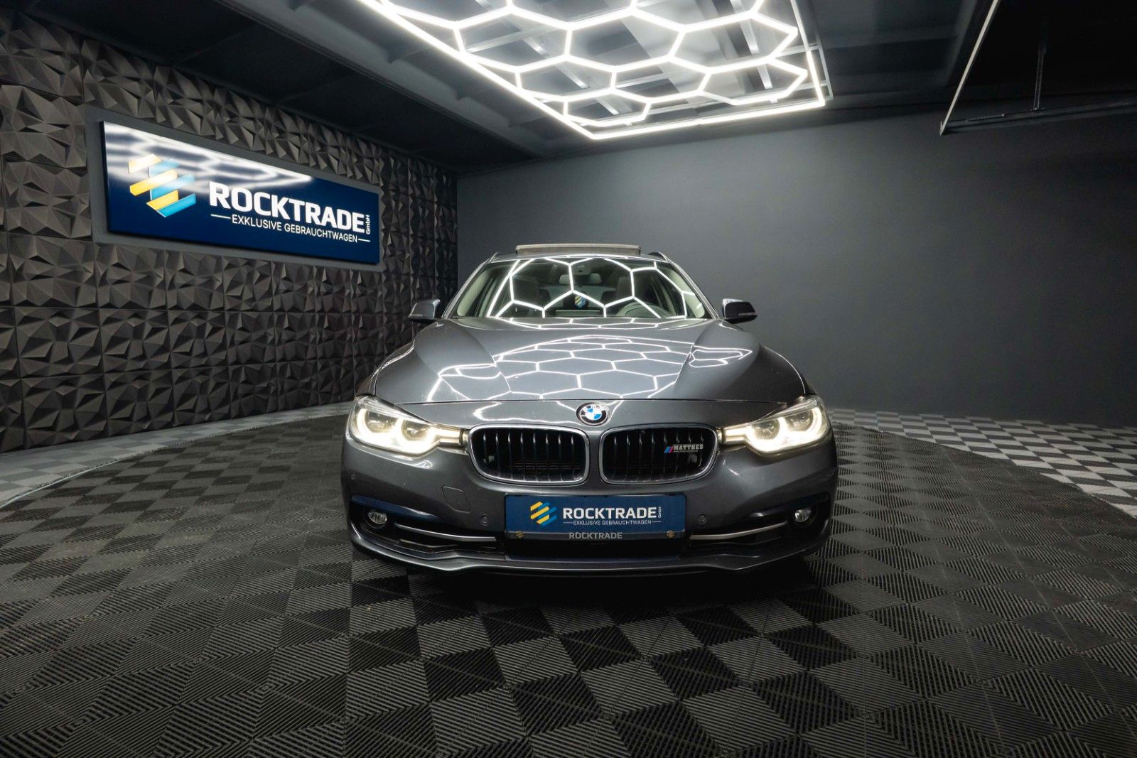 Fahrzeugabbildung BMW 335d xDrive Sport Line | LED | Pano | HUD | TÜV