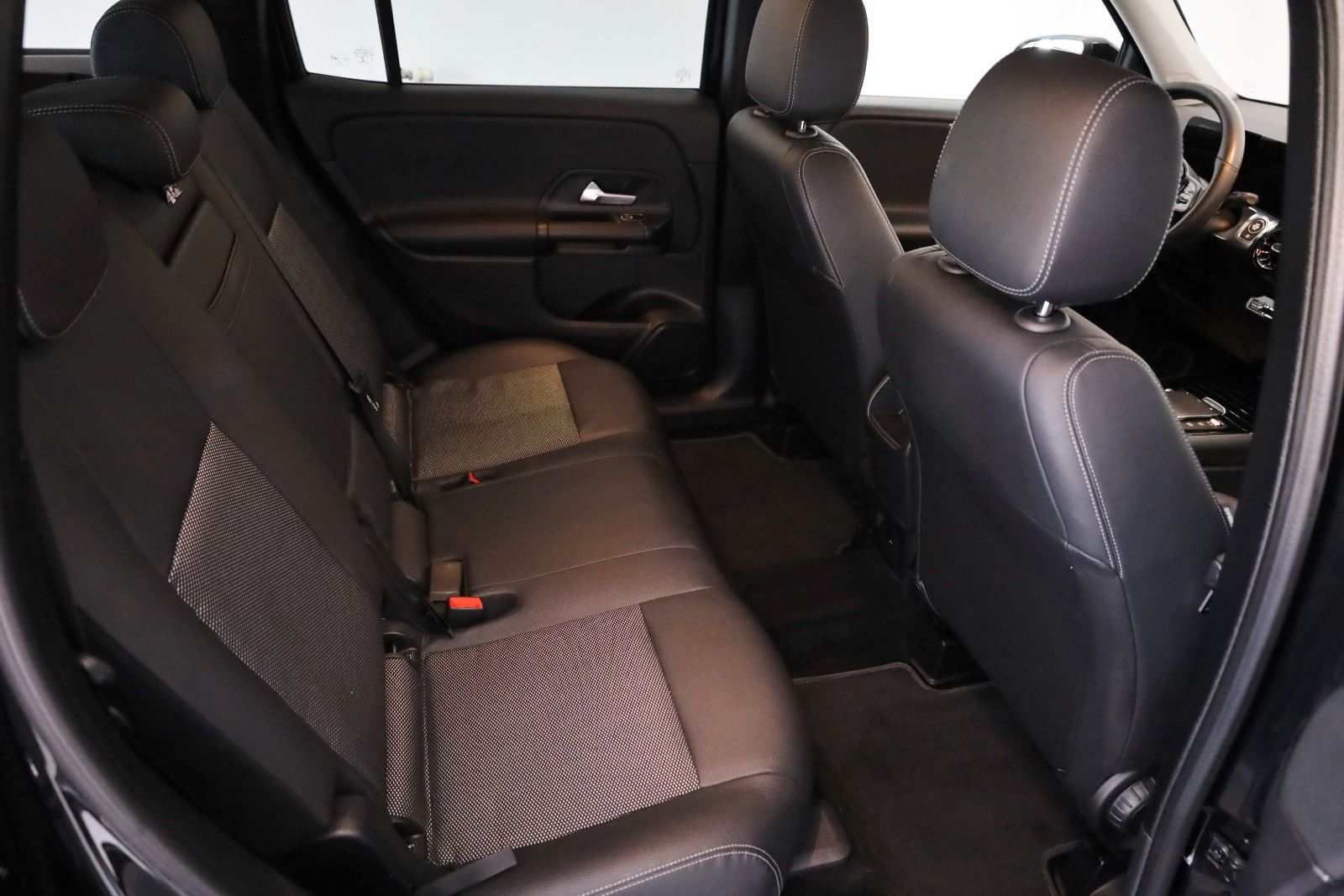 Fahrzeugabbildung Mercedes-Benz GLB 200 ,Leder,Navi,LED,SH,Kamera,Carplay