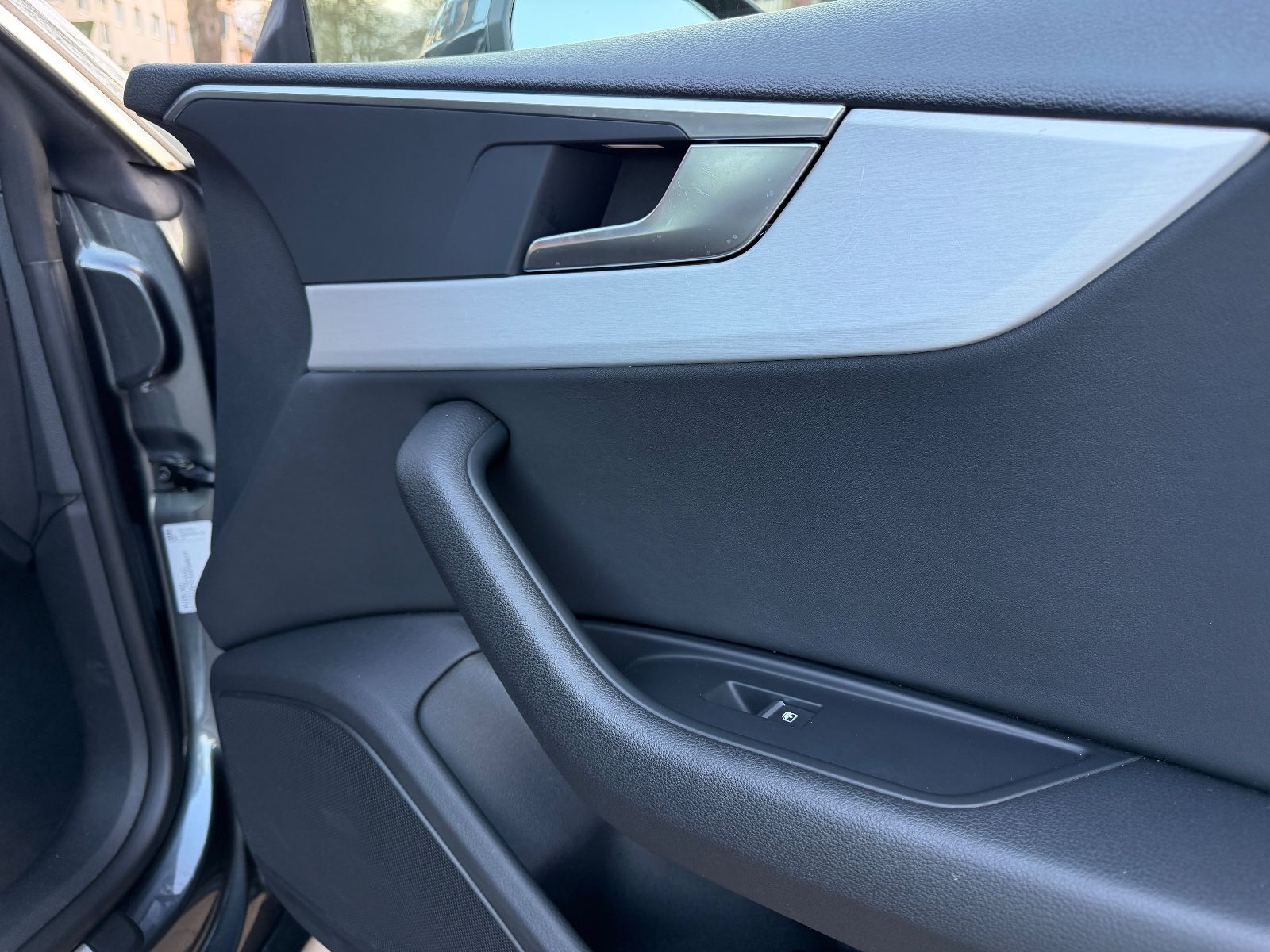 Fahrzeugabbildung Audi A5 Sportback 35 TFSI S-LINE*LED*TEMPO*KAMERA*PDC