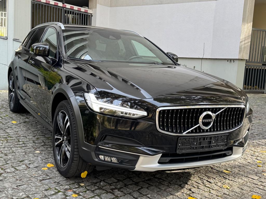 Volvo V90 Cross Country