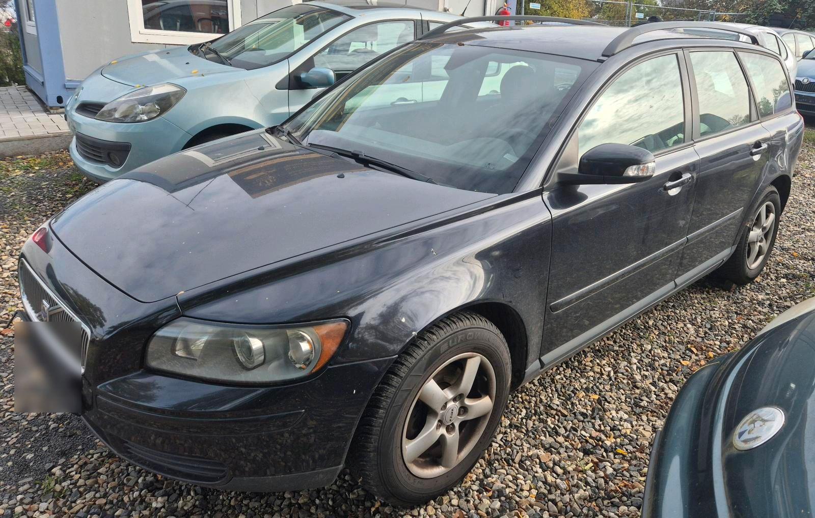 Volvo V50 2007 — rear view
