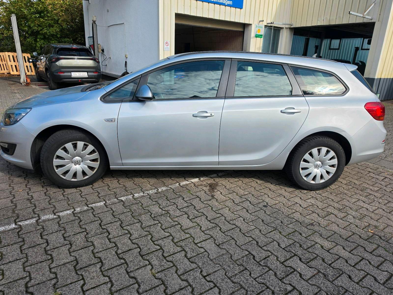Opel Astra 2015 — engine 110 HP (81kW)