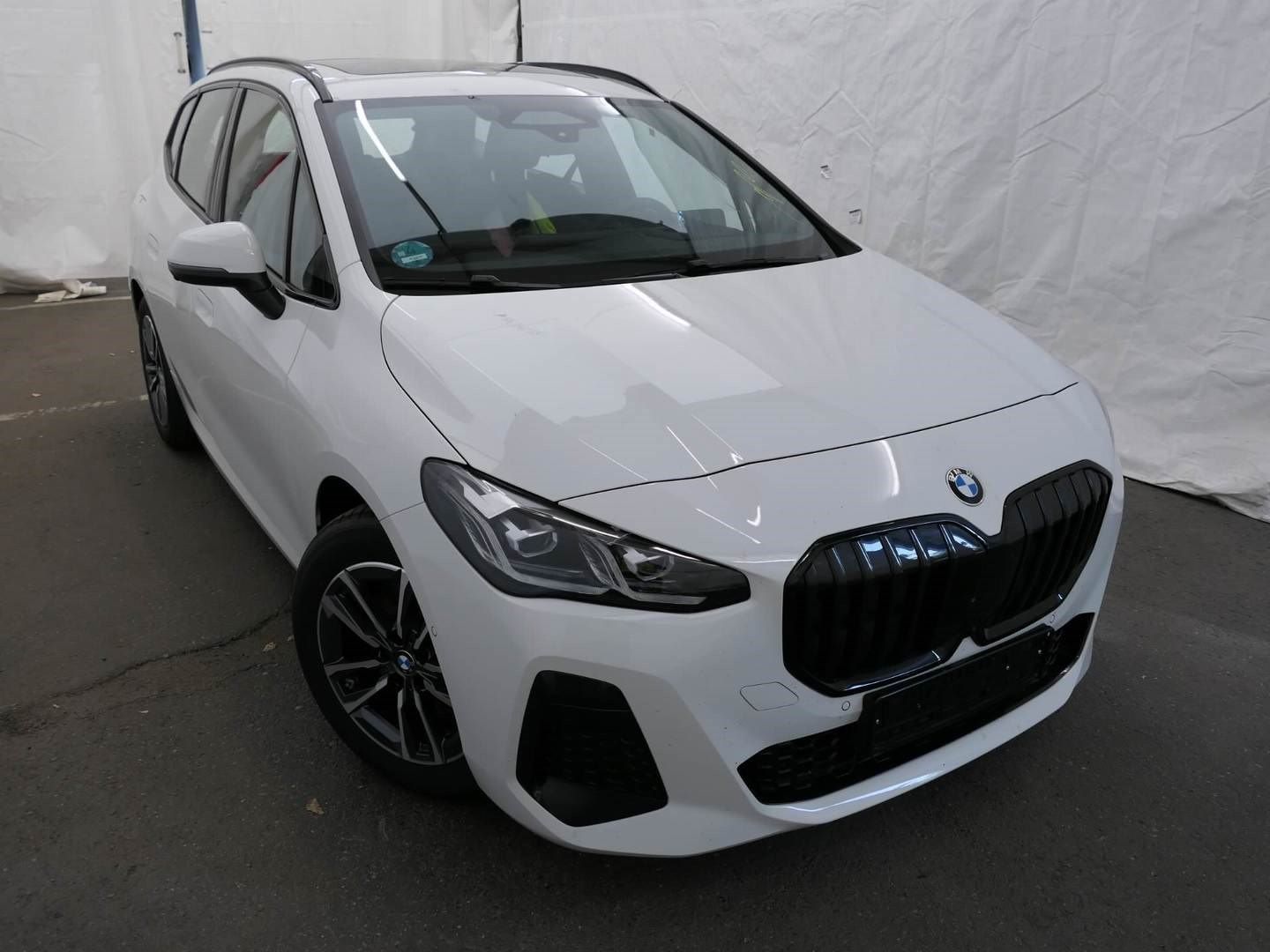 BMW 223 Active Tourer - Bild 2