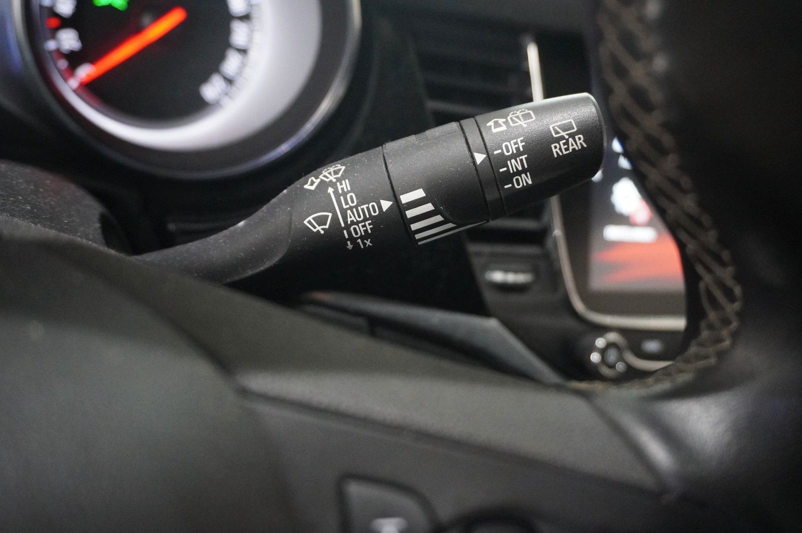 Fahrzeugabbildung Opel Astra K ST 1.4T INNOV. NAVI/LED/KAMERA/SPORT/AHK