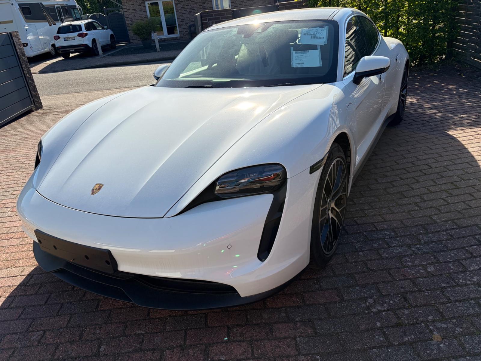Porsche Taycan 4 S Rechtslenker