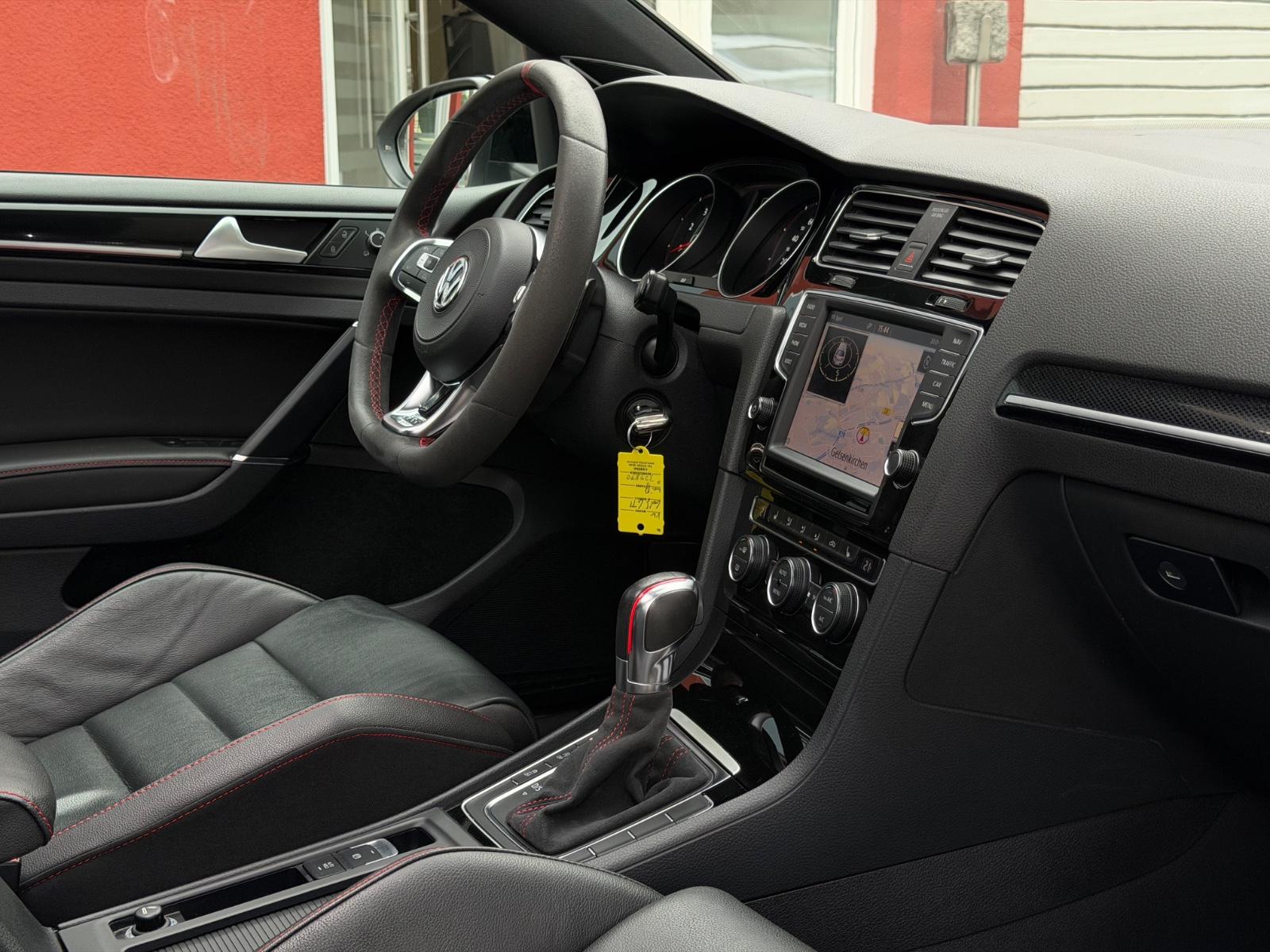 Volkswagen Golf VII Lim. GTI Clubsport*DYNAUDIO*PANO*LEDER*