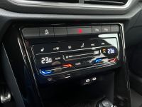 VW T-Roc 1.5 TSI DSG R-Line SHZ NAV AHK KAM 5JGAR bei Autohaus Landmann & Maier OHG