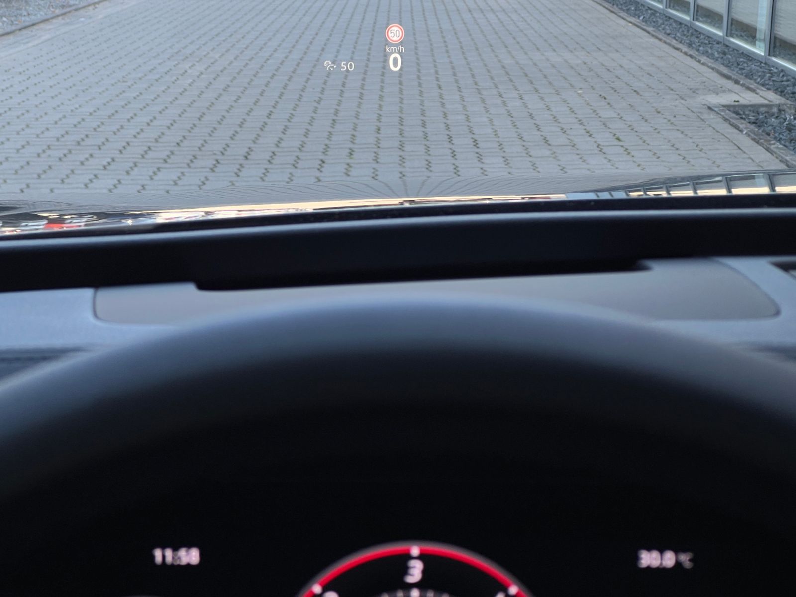 Fahrzeugabbildung Volkswagen Passat Variant R-Line 2.0 TDI DSG 4MOTION *AHK,B