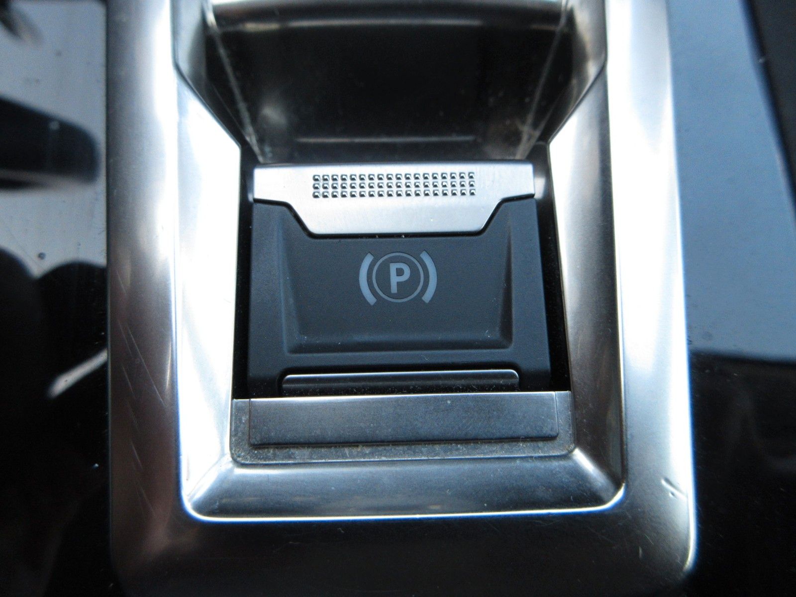 Fahrzeugabbildung Peugeot 5008 Active 1.2T NAVI/PDC/VIRTUAL/7-SITZER