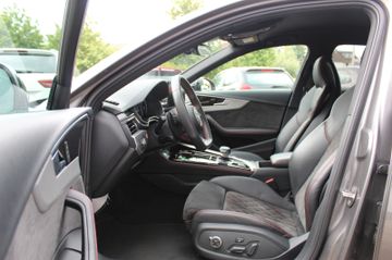 Fahrzeugabbildung Audi A4 Lim. 45 TFSI Quattro Edition One S Sportsitze