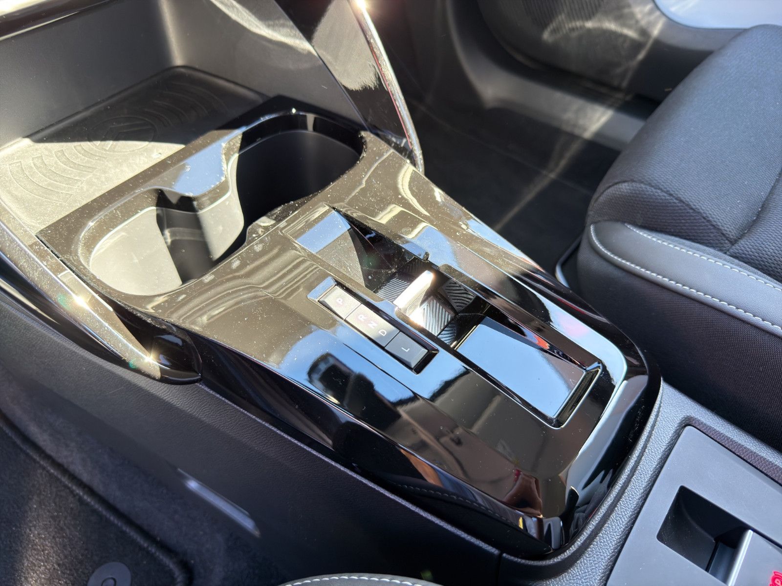 Fahrzeugabbildung Citroën C3 Aircross  Hybrid 145 MAX/Navi/Head Up/Tempo