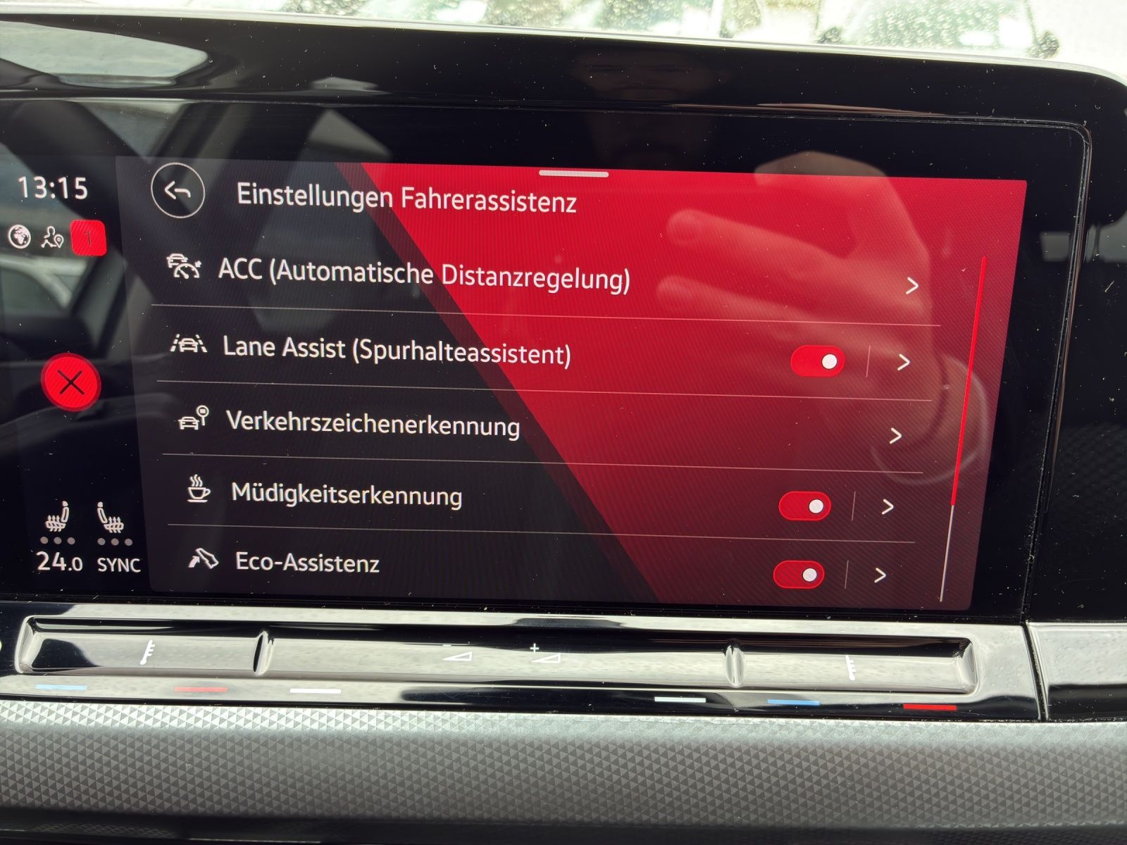 Fahrzeugabbildung Volkswagen Golf VIII Active TDI DSG LED Navi ACC SHZ App-Co