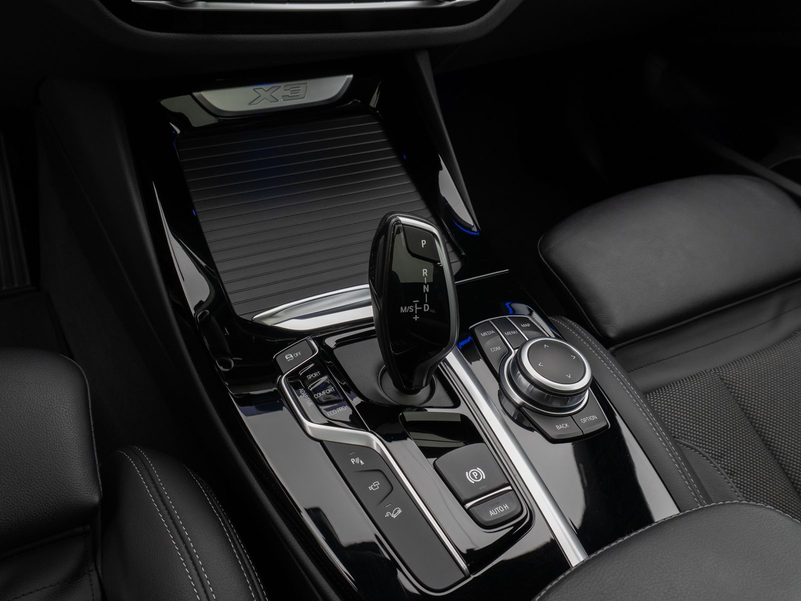 Fahrzeugabbildung BMW X3 xD20d xLine Panorama 360°DAB HiFi AHK Komfort