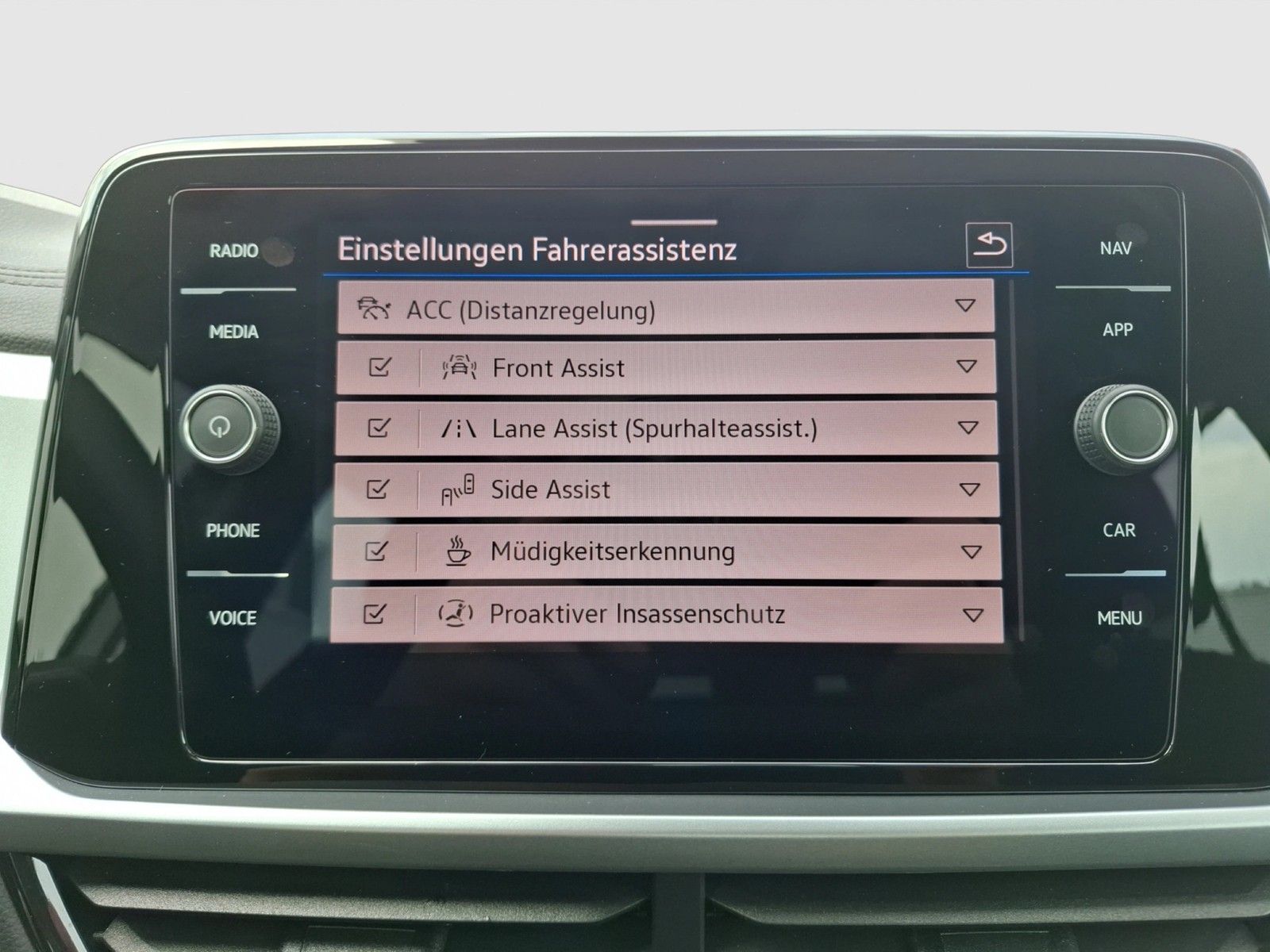 Fahrzeugabbildung Volkswagen T-Roc TSI Life DSG LEDplus CarPlay AID ACC Park-