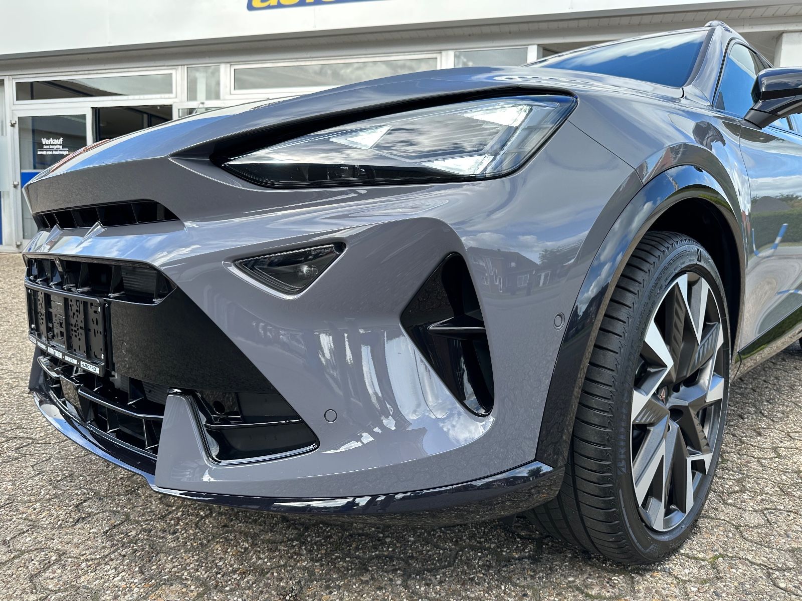 Fahrzeugabbildung CUPRA Formentor VZ 2.0 TSI DSG Navi/ACC/AHK/LED/Shzg.