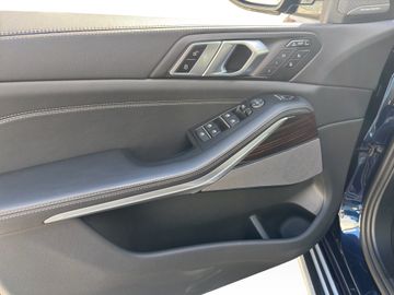 BMW X7 - 10