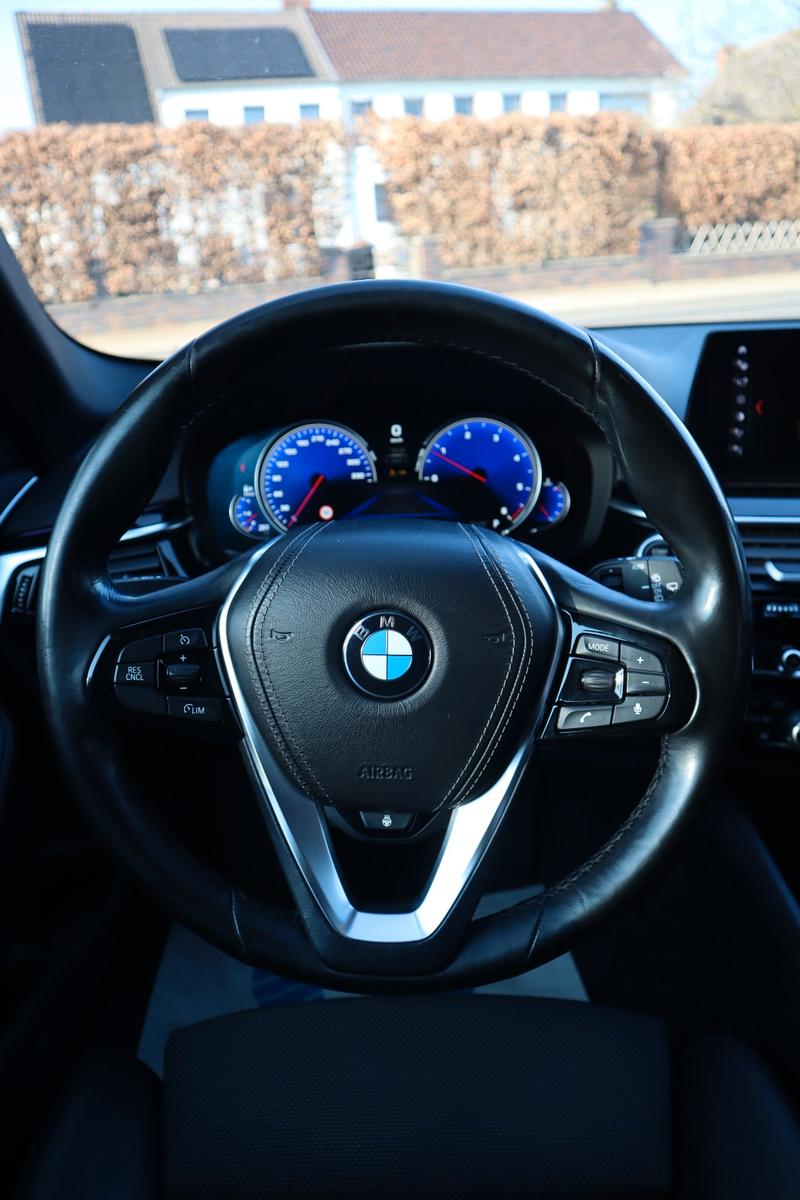 BMW 520d Touring Sport Line*Ambilight*Shadow-Line*