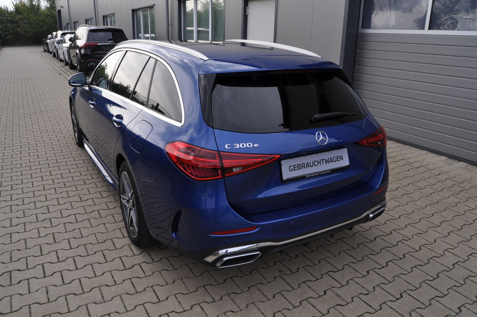 Mercedes-Benz C 300e T AMG LEDER PANO Distronic 360° Kam AHK imagem 3