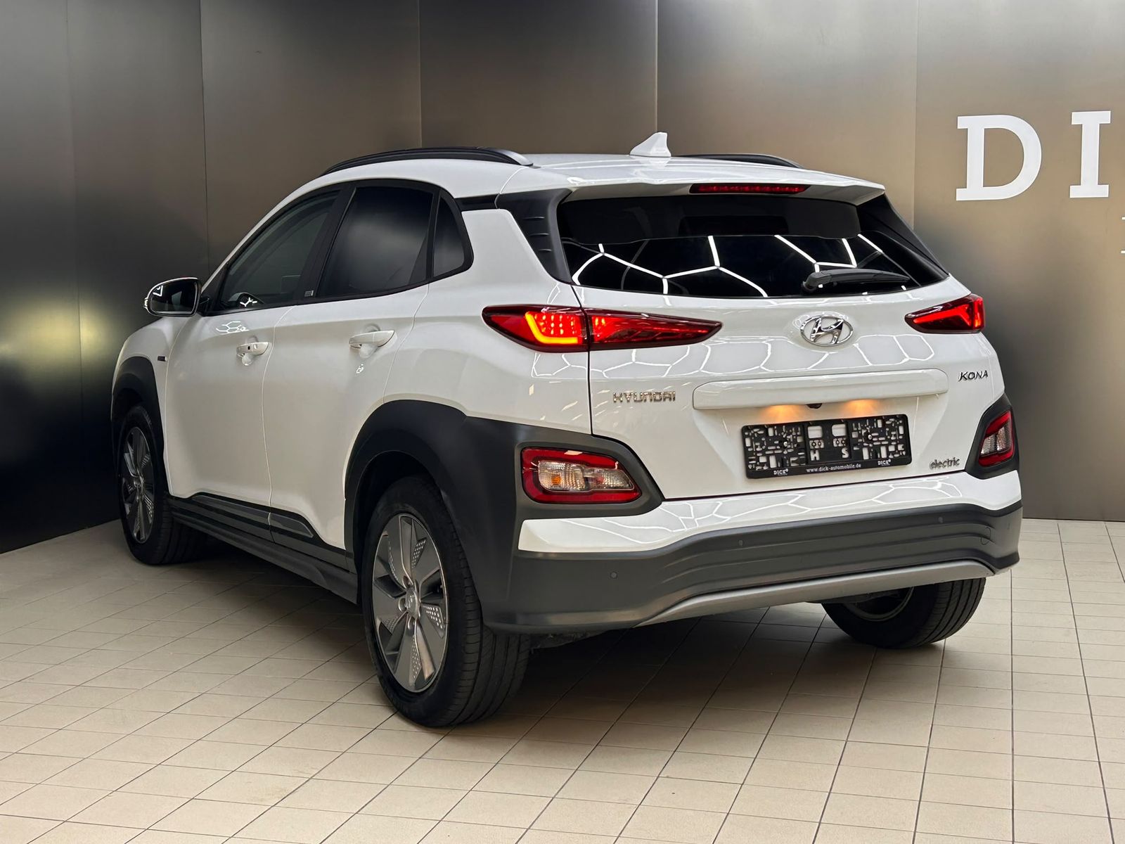Fahrzeugabbildung Hyundai Kona Elektro Prime PANO+LED+HEAD+KREL+KAM+ACC+WP