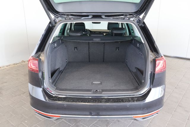 Volkswagen Passat 2.0 TDI Elegance ACC+KAM+MATRIX+AHK