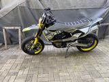 Husqvarna 701 Supermoto - HUSQVARNA 701 SUPERMOTO