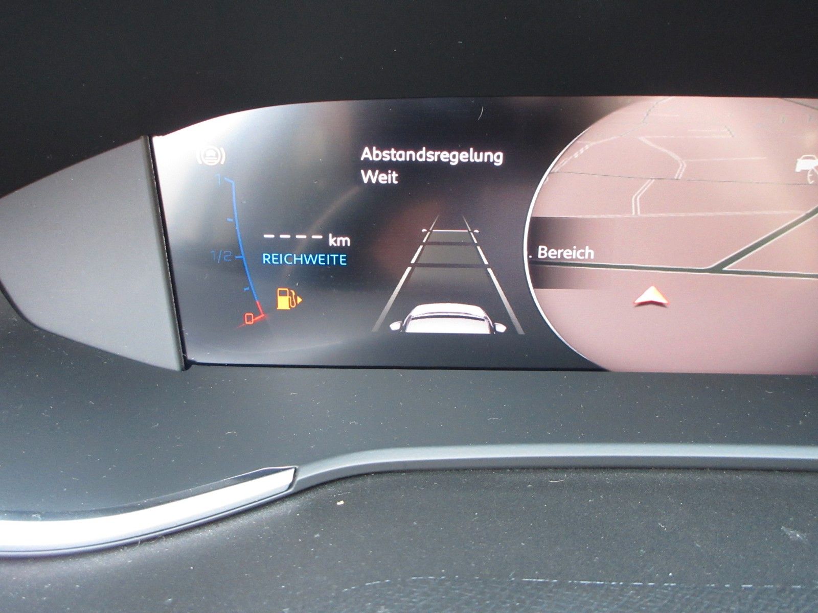 Fahrzeugabbildung Peugeot 308 Allure 1.2T LED/NAVI/R´CAM/PDC/VIRTUAL