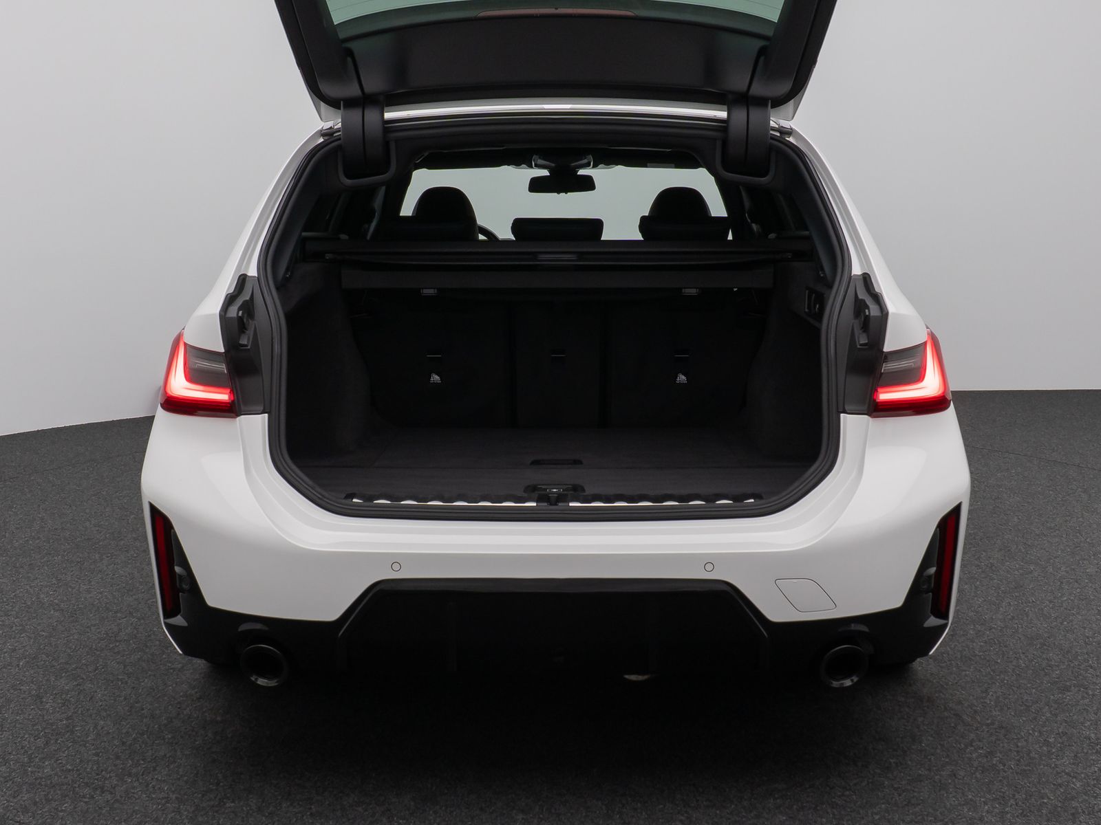 Fahrzeugabbildung BMW 320d xD M Sport Pro Kamera HUD DAB H/K AHK Komfo