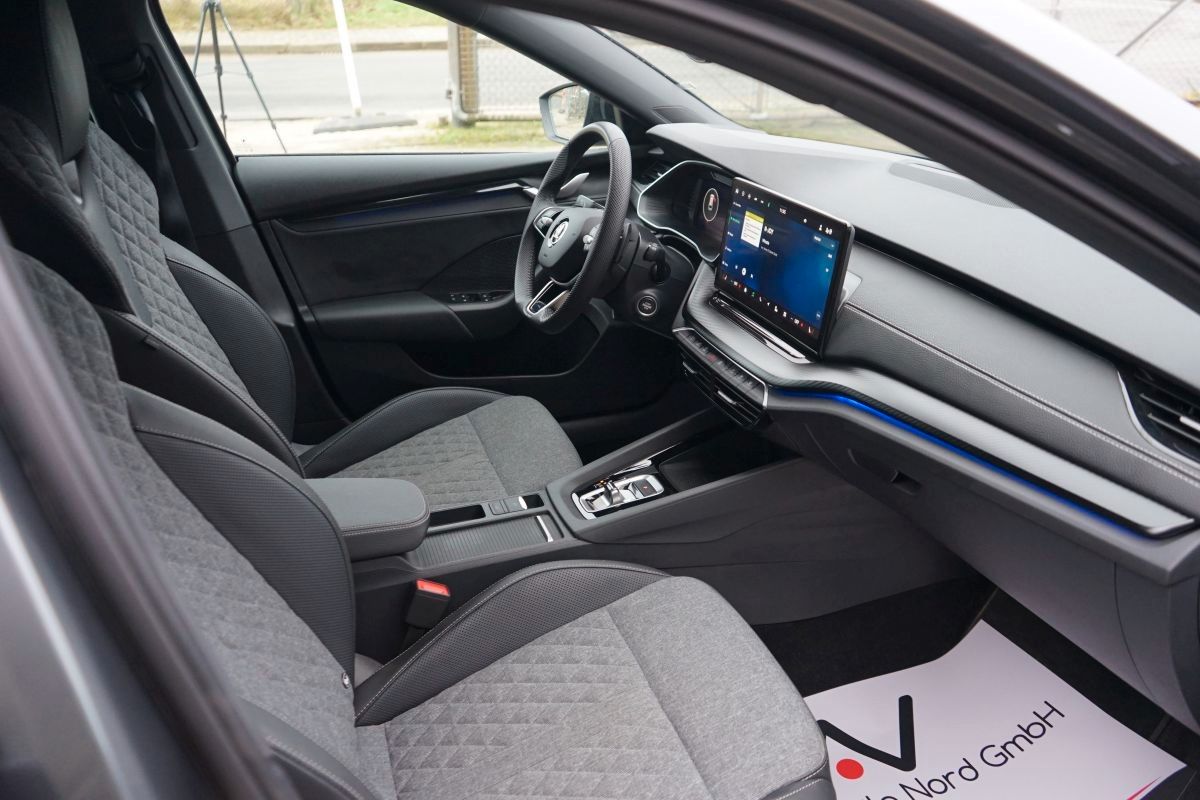 Fahrzeugabbildung SKODA Octavia Combi 2.0 TDI *Sportline Exklusive*