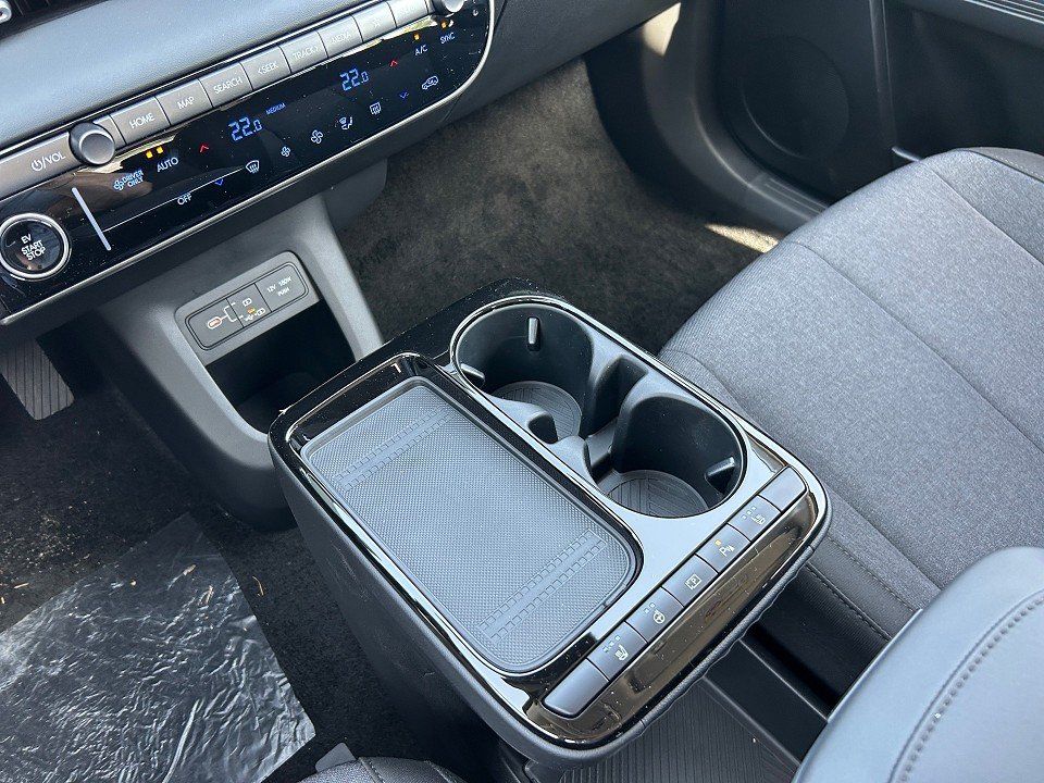 Fahrzeugabbildung Hyundai IONIQ 5 MY25 63 kWh BASIS WÄRMEPUMPE 440KM-RANGE