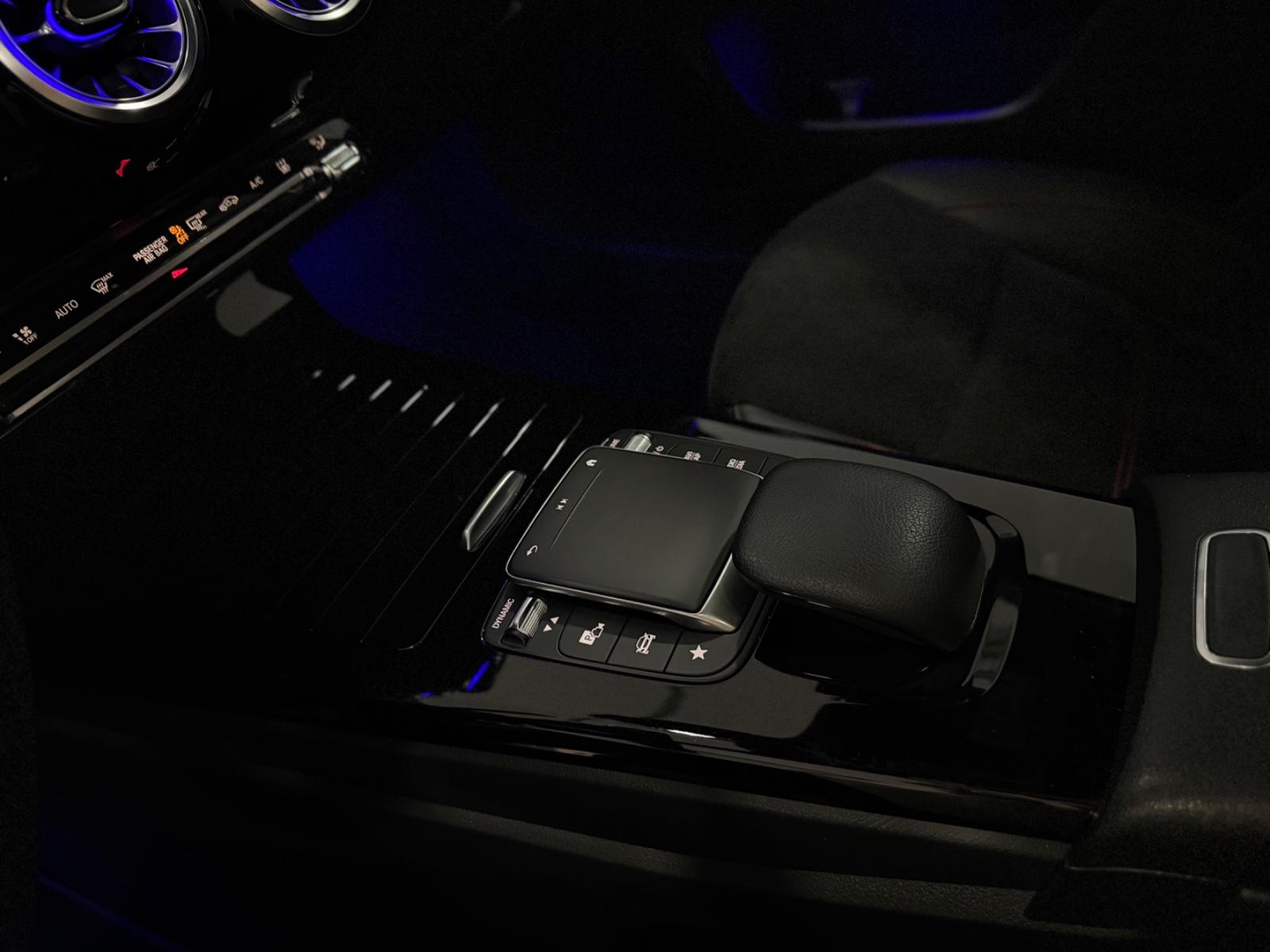 Mercedes-Benz A250e/AMG/Night/Pano/Widescreen/Kamera/Distronic