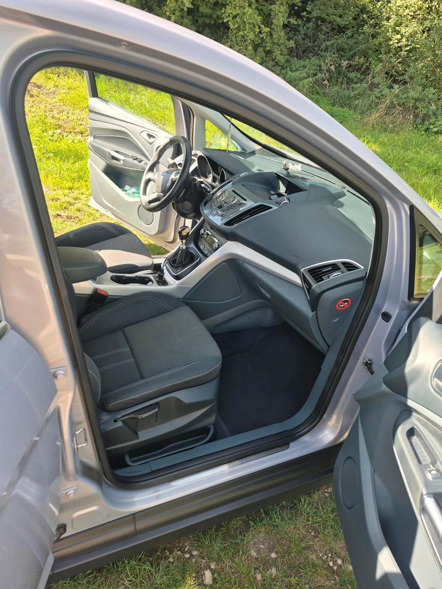 Ford C-MAX 2011 — photo 11