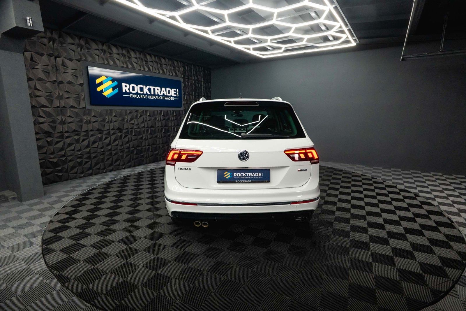 Fahrzeugabbildung Volkswagen Tiguan Comfortline R-Line+ 4Motion *LED*ACC*DAB*