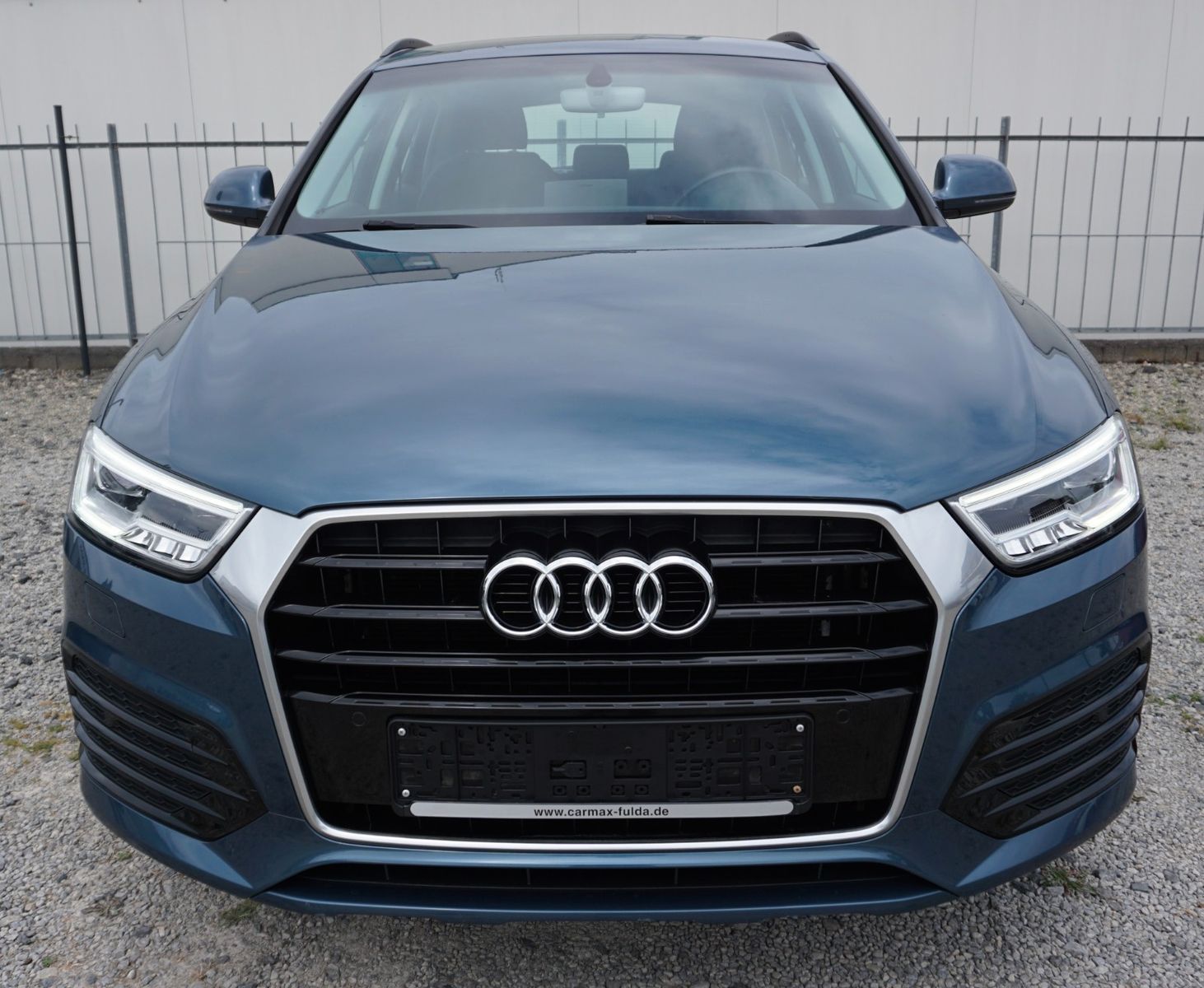 Fahrzeugabbildung Audi Q3 S Line, Navi, LED, AHK, Keyless, Start & Stop
