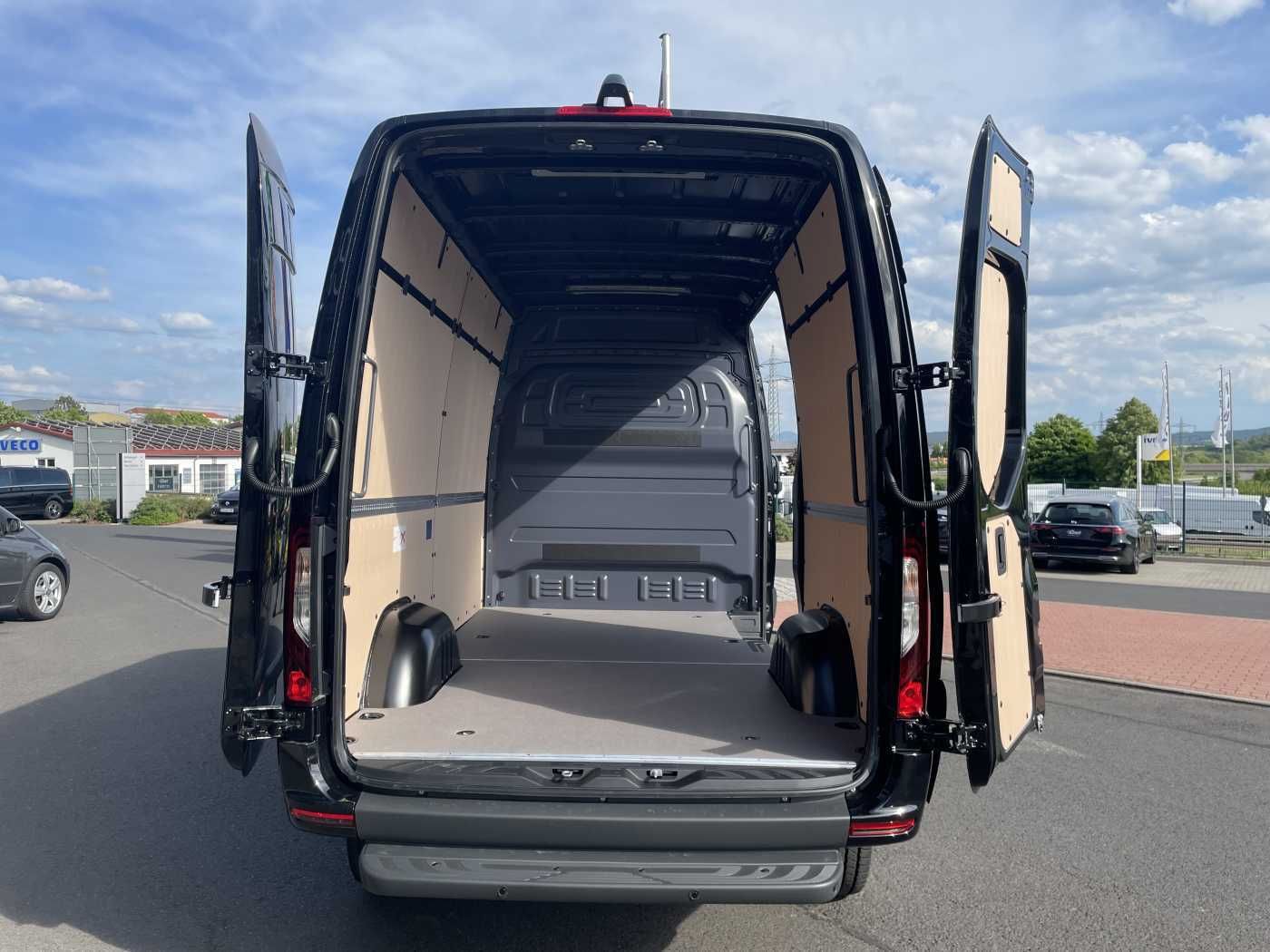 Fahrzeugabbildung Mercedes-Benz Sprinter 319 CDI 4x4 3665 Klima Kamera MBUX LED