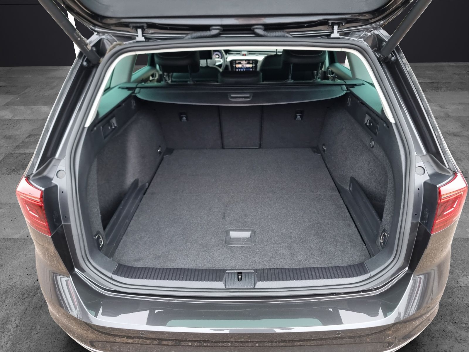 Fahrzeugabbildung Volkswagen Passat Variant TSI Elegance DSG Matrix Navi AID