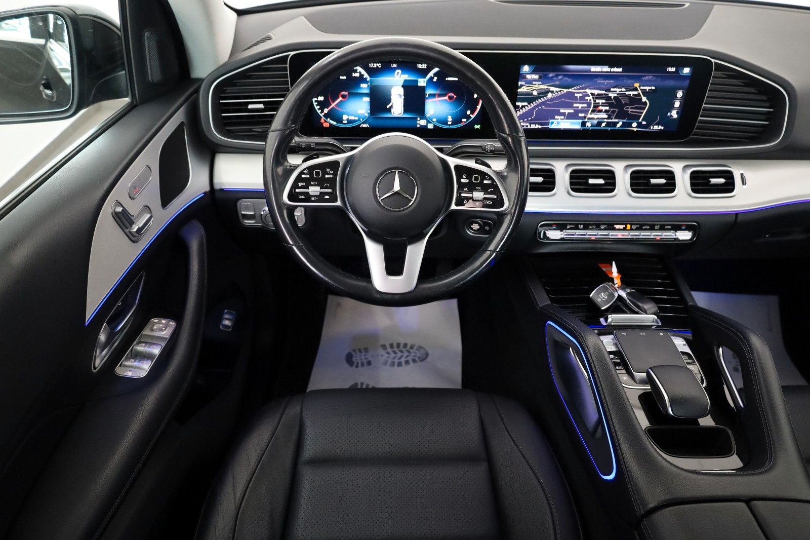 Fahrzeugabbildung Mercedes-Benz GLE 350d 4M AMG Line Leder,Navi,LED,360°,ParkPak