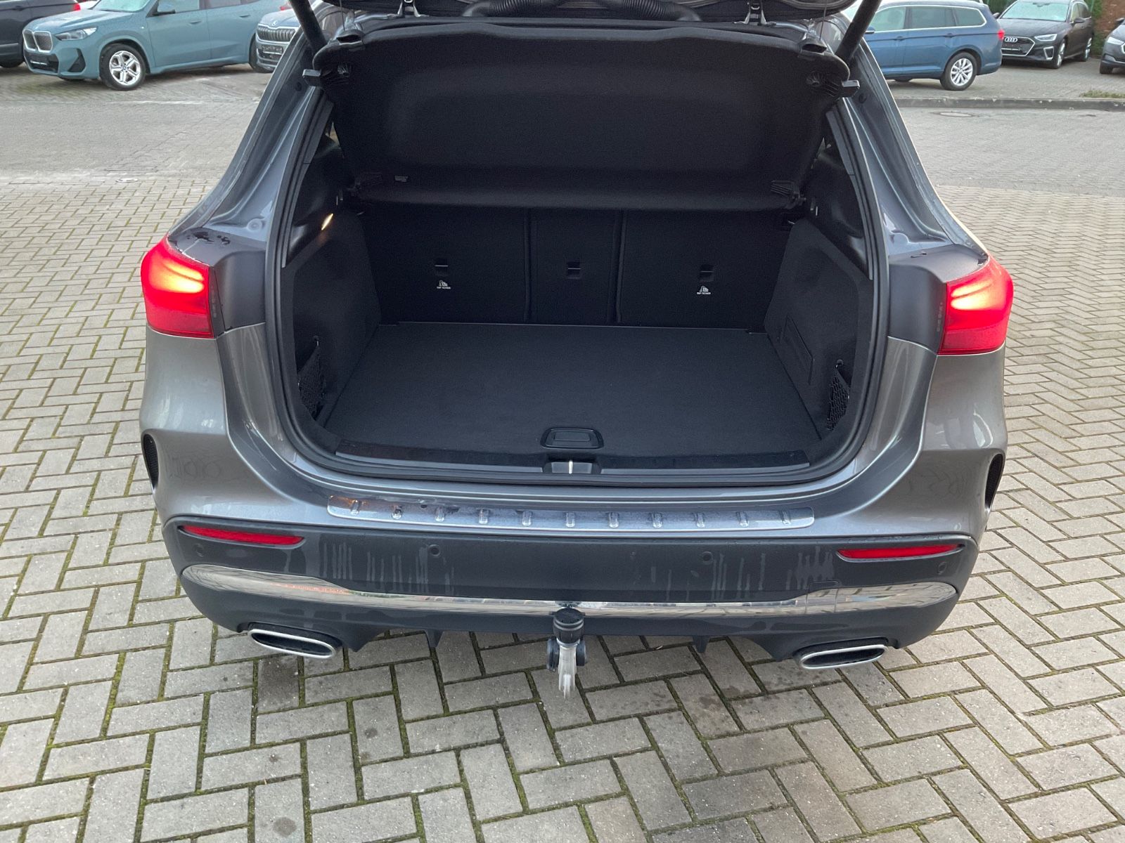 Fahrzeugabbildung Mercedes-Benz GLA 200 d DCT,AMG,AHK,Kamera,Multibeam,Distronic